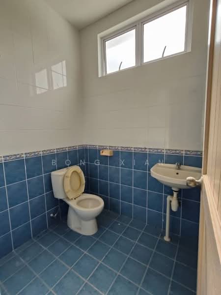 2-storey Terraced House for Sale in Kuching (Sarawak) - Bong Xian - Bathroom - PropertyGuru.com.my