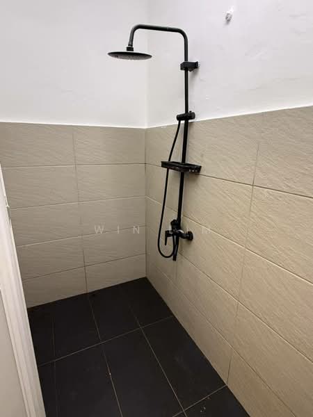 Rumah Teres 2 Tingkat untuk Dijual di Taman Nora (Ulu Tiram) - Win Lim - Bathroom - PropertyGuru.com.my