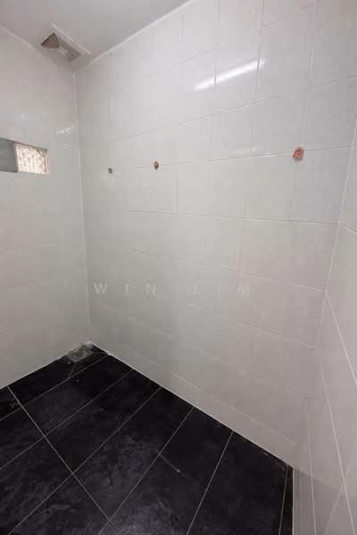 Rumah Teres 2 Tingkat untuk Dijual di Taman Nora (Ulu Tiram) - Win Lim - Bathroom - PropertyGuru.com.my