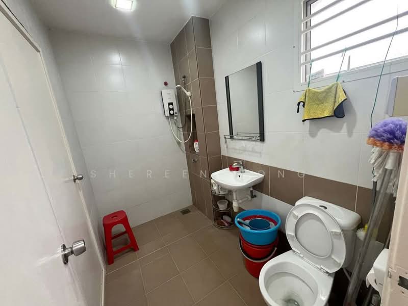 2-storey Terraced House for Sale in Taman Seri Austin (Tebrau) - Shereen Wong - Bathroom - PropertyGuru.com.my