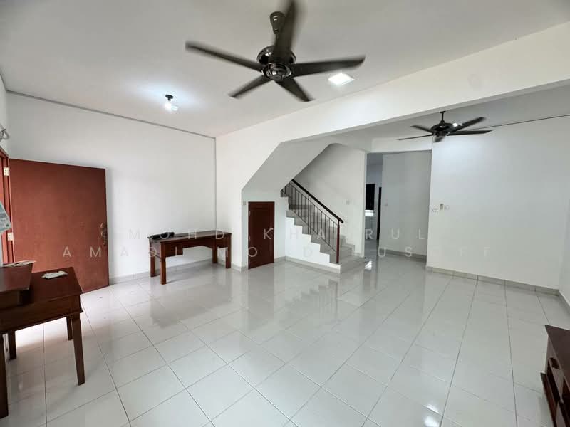 Pelangi Semenyih 2 (Phase 3) untuk Untuk Dijual - RM 420,000, Mac 2026 - Living Room - PropertyGuru.com.my