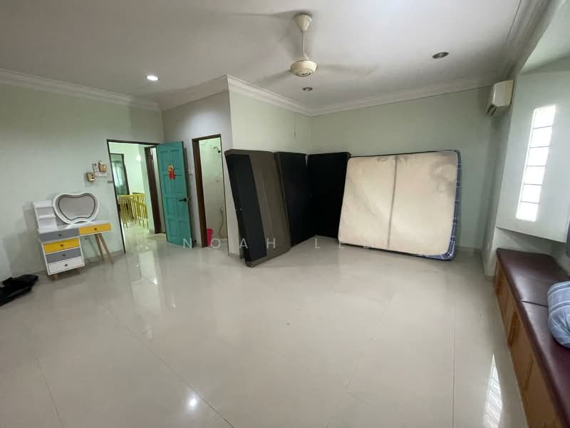 2-storey Terraced House for Sale in Kampung Pendamar (Klang) - Noah Lee - Living Room - PropertyGuru.com.my