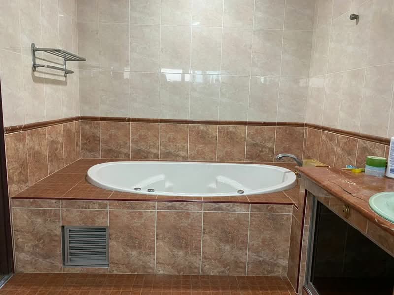 Bungalow for Sale in Bandar Bukit Tinggi (Klang) - Ang Agnes - PropertyGuru.com.my