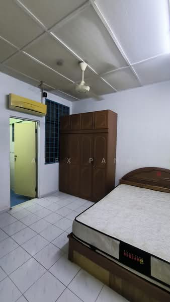 Rumah Teres 1 Tingkat untuk Disewa di Taman Putri Kulai (Kulai) - Alex Pang - Bedroom - PropertyGuru.com.my