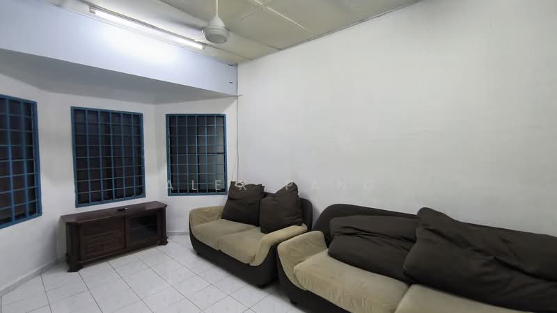 Rumah Teres 1 Tingkat untuk Disewa di Taman Putri Kulai (Kulai) - Alex Pang - Living Room - PropertyGuru.com.my
