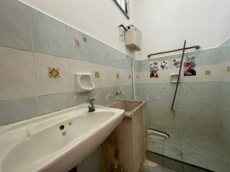 Rumah Berkembar untuk Dijual di Taman Keranji (Alor Setar) - Jayden Geh - Bathroom - PropertyGuru.com.my