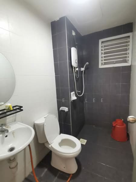 Scott Towers @ Larkin JB untuk Untuk Dijual - RM 380,000, Mac 2026 - Bathroom - PropertyGuru.com.my