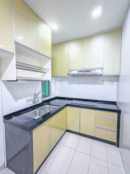 Condominium for Rent at The Golden Triangle Condominium - Mon Teoh - Kitchen - PropertyGuru.com.my