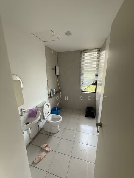 Condominium for Sale at Windows on The Park - Kelton Seet - Bathroom - PropertyGuru.com.my