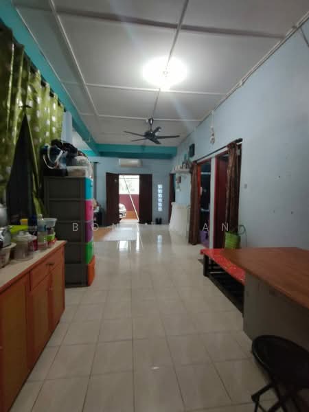 1-storey Terraced House for Sale in Kuching (Sarawak) - Bong Xian - Living Room - PropertyGuru.com.my