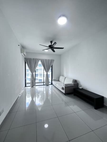 Univ 360 Place untuk Untuk Disewa - RM 1,900 /bulan, Mac 2026 - Living Room - PropertyGuru.com.my