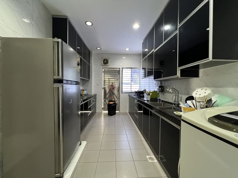 Taman Gaya untuk Untuk Disewa - RM 4,500 /bulan, Mac 2026 - Kitchen - PropertyGuru.com.my