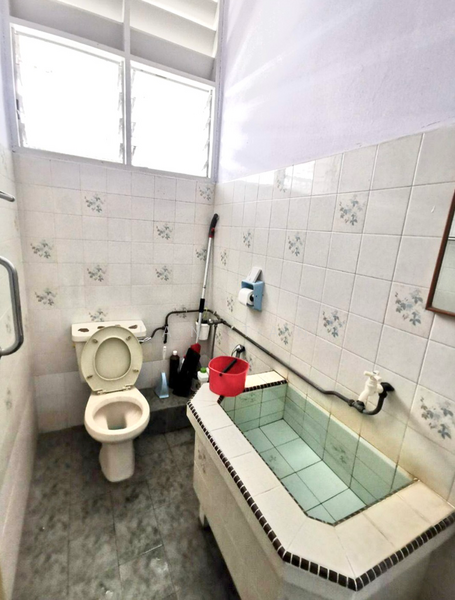 Lebuhraya Jelutong 1 Storey Semi-D - Land Area 2820sf - Near Penang Bridge untuk Untuk Dijual - RM 1,750,000, Mac 2026 - Bathroom - PropertyGuru.com.my