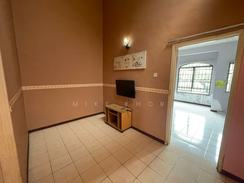 2-storey Terraced House for Sale in Kota Pendamar (Klang) - Mike Khor - Living Room - PropertyGuru.com.my