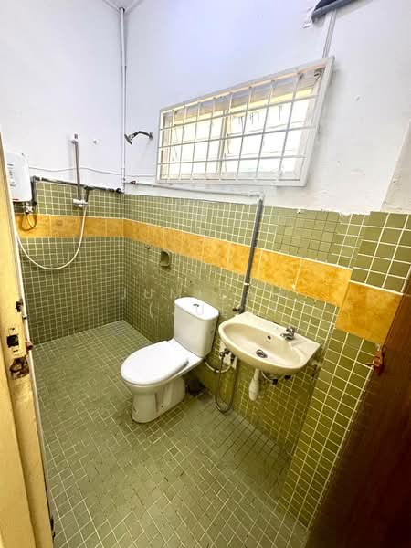 2-storey Terraced House for Sale in Ampang (Selangor) - JUMIDAH (JUE) - Bathroom - PropertyGuru.com.my