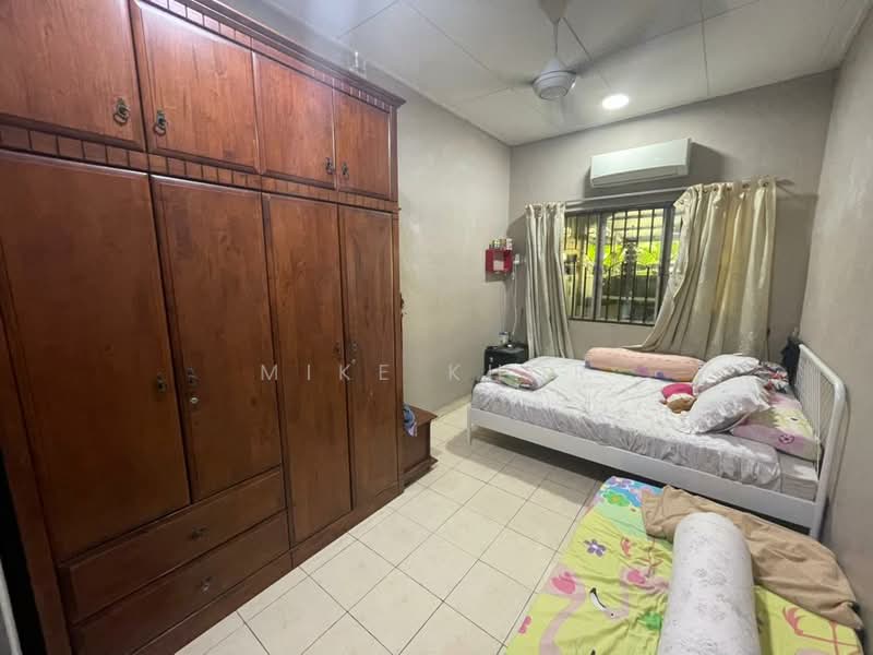 1-storey Terraced House for Sale in Kota Pendamar (Klang) - Mike Khor - Bedroom - PropertyGuru.com.my
