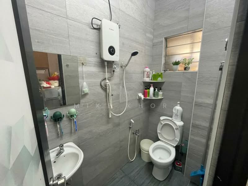 1-storey Terraced House for Sale in Kota Pendamar (Klang) - Mike Khor - Bathroom - PropertyGuru.com.my