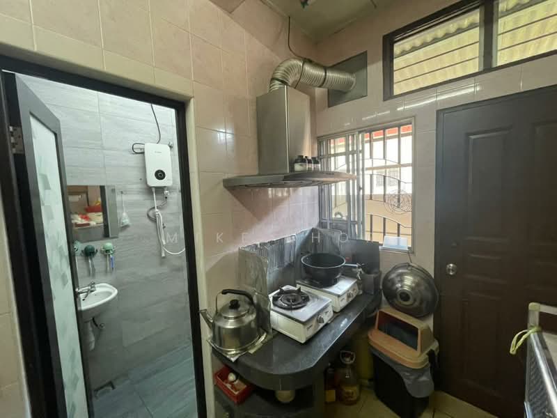 1-storey Terraced House for Sale in Kota Pendamar (Klang) - Mike Khor - Kitchen - PropertyGuru.com.my
