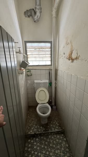 Rumah Teres 2 Tingkat untuk Dijual di Taman Paramount (Petaling Jaya) - Anthony Foong - Bathroom - PropertyGuru.com.my