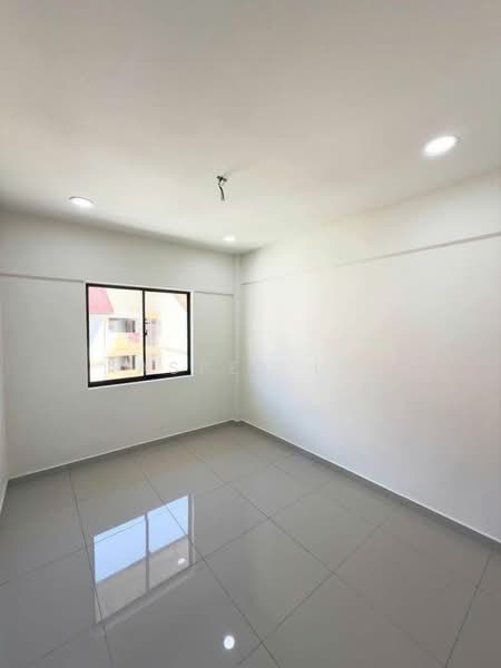 Taman Plentong Utama untuk Untuk Dijual - RM 178,000, Mac 2026 - Interior - PropertyGuru.com.my