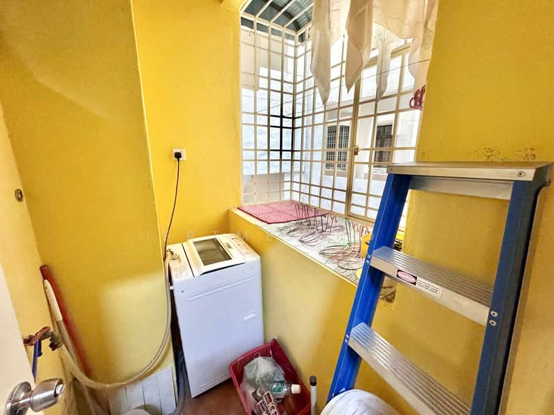 Eden Seaview Condominium untuk Untuk Dijual - RM 300,000, Mac 2026 - Balcony - PropertyGuru.com.my