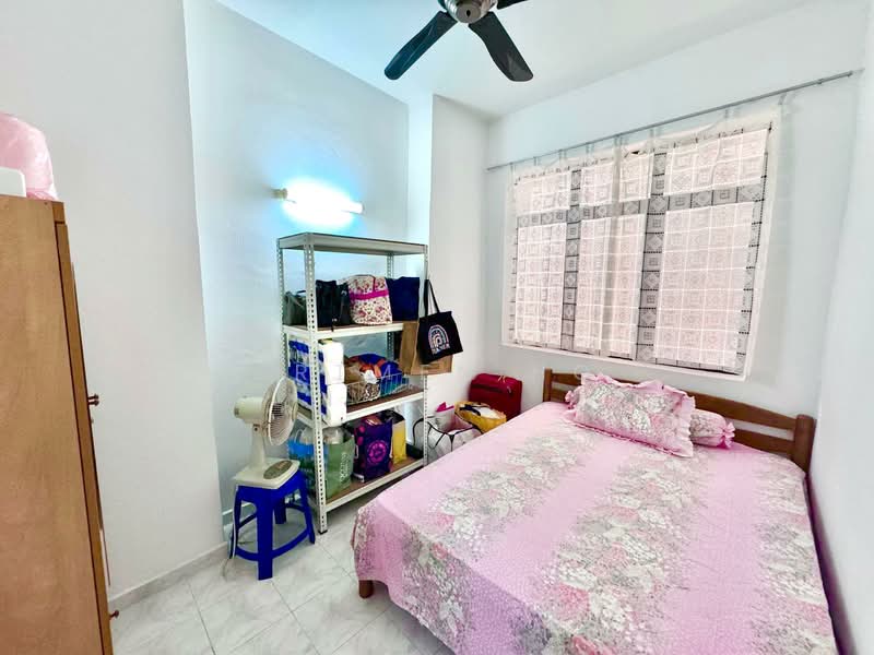 Condominium for Sale at Eden Seaview Condominium - Ertmen Ho - Bedroom - PropertyGuru.com.my