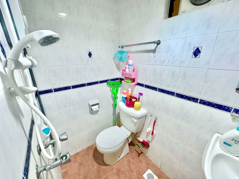 Eden Seaview Condominium untuk Untuk Dijual - RM 300,000, Mac 2026 - Bathroom - PropertyGuru.com.my