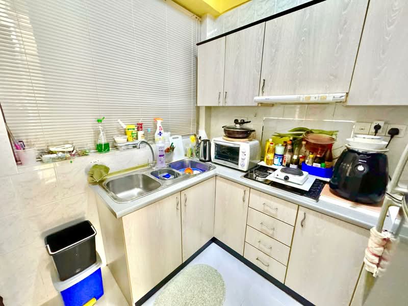Condominium for Sale at Eden Seaview Condominium - Ertmen Ho - Kitchen - PropertyGuru.com.my