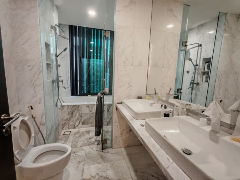 The Light Collection IV untuk Untuk Disewa - RM 6,800 /bulan, Mac 2026 - Bathroom - PropertyGuru.com.my