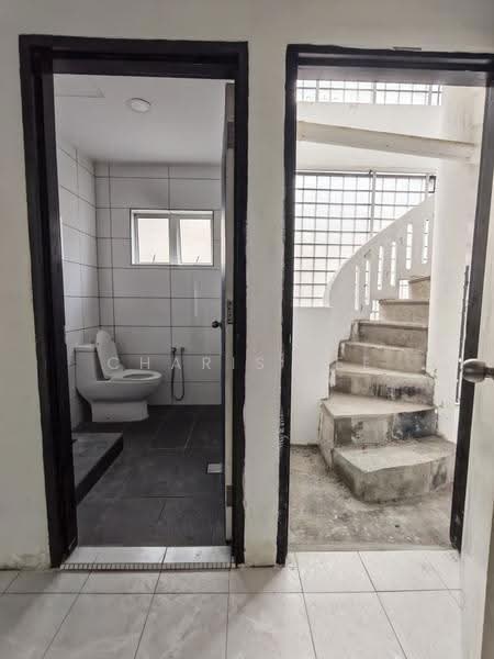 Kedai untuk Disewa di Taman Tun Dr Ismail (Kuala Lumpur) - Charis Lee - Bathroom - PropertyGuru.com.my
