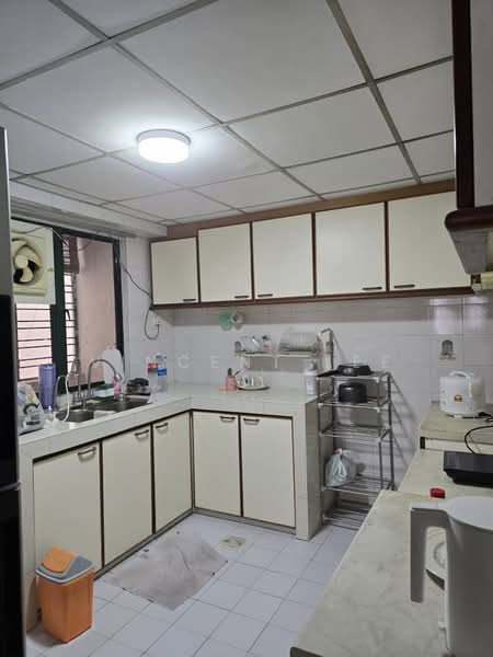 Kondominium untuk Dijual di Desa Kiara - Vincent Lee - Kitchen - PropertyGuru.com.my