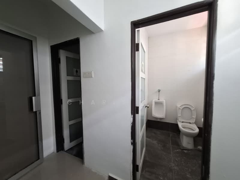 Kedai untuk Disewa di Taman Tun Dr Ismail (Kuala Lumpur) - Charis Lee - Bathroom - PropertyGuru.com.my