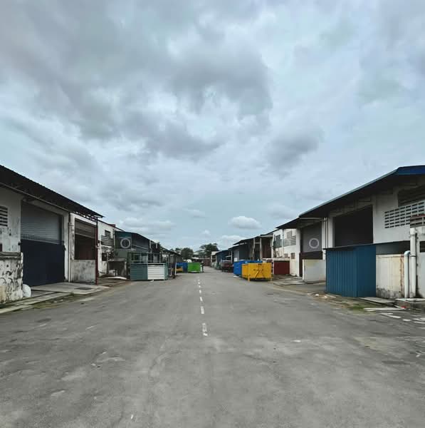 Seelong @ Senai 1.5 Storey Terrace Factory For Sale untuk Untuk Dijual - RM 1,000,000, Mac 2026 - Exterior - PropertyGuru.com.my