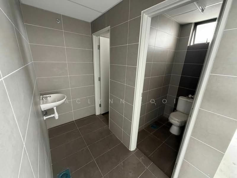 Factory for Rent in Kulai (Johor) - Jaclynn Looi - Bathroom - PropertyGuru.com.my