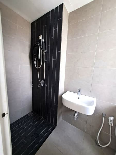 Service Residence for Sale at H2O Residences - Izzati Mat - Bathroom - PropertyGuru.com.my