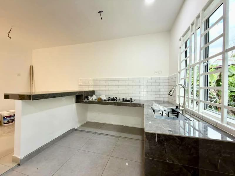 Taman Kantan Permai untuk Untuk Dijual - RM 350,000, Mac 2026 - Kitchen - PropertyGuru.com.my