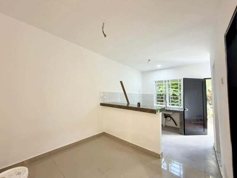 Taman Kantan Permai untuk Untuk Dijual - RM 350,000, Mac 2026 - Kitchen - PropertyGuru.com.my