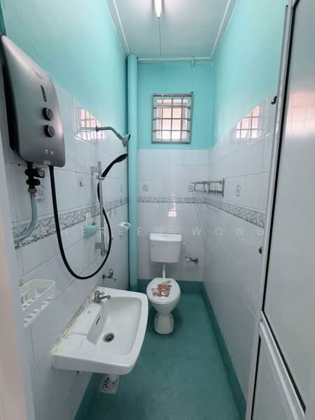 Taman Puteri Wangsa untuk Untuk Dijual - RM 500,000, Mac 2026 - Bathroom - PropertyGuru.com.my