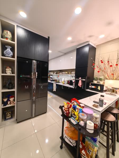 Condominium for Sale at KM1 East - Mak Oliver - Kitchen - PropertyGuru.com.my