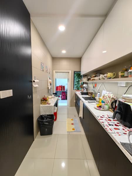 Condominium for Sale at KM1 East - Mak Oliver - Kitchen - PropertyGuru.com.my