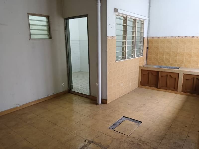Rumah Teres 2 Tingkat untuk Dijual di Taman Mastiara (Jalan Ipoh) - Kelly Lai - Kitchen - PropertyGuru.com.my