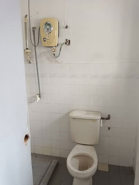 Rumah Teres 2 Tingkat untuk Dijual di Taman Mastiara (Jalan Ipoh) - Kelly Lai - Bathroom - PropertyGuru.com.my