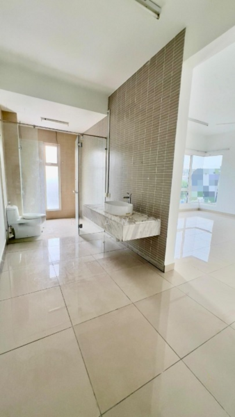 Semi-Detached House for Sale in Setia Alam (Selangor) - Ryan . - Bathroom - PropertyGuru.com.my