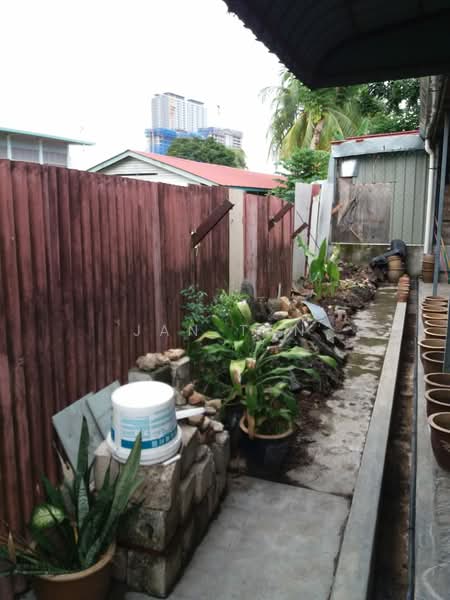 Rumah Berkembar untuk Dijual di Taman Jelutong (Jelutong) - Jan Tan - Exterior - PropertyGuru.com.my