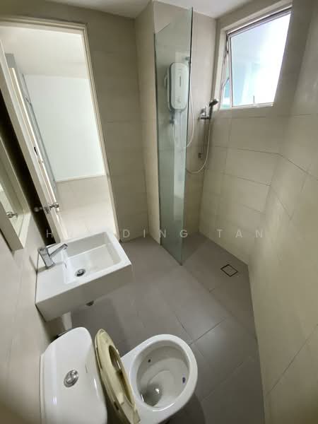 222 Residency untuk Untuk Dijual - RM 388,000, Mac 2026 - Bathroom - PropertyGuru.com.my