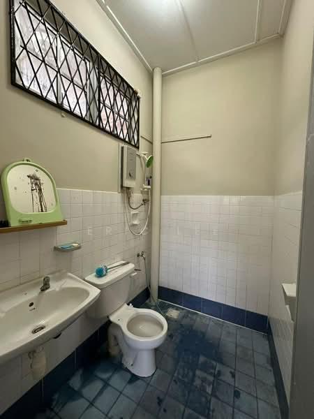 Taman Perling untuk Untuk Dijual - RM 700,000, Mac 2026 - Bathroom - PropertyGuru.com.my
