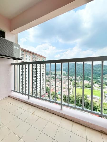 Lakeview Apartments untuk Untuk Dijual - RM 270,000, Mac 2026 - Balcony - PropertyGuru.com.my