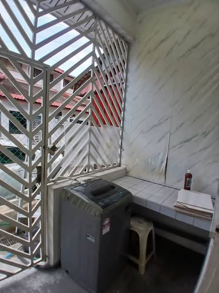 1-storey Terraced House for Sale in Taman Molek (Johor Bahru) - Iden Tan - Balcony - PropertyGuru.com.my
