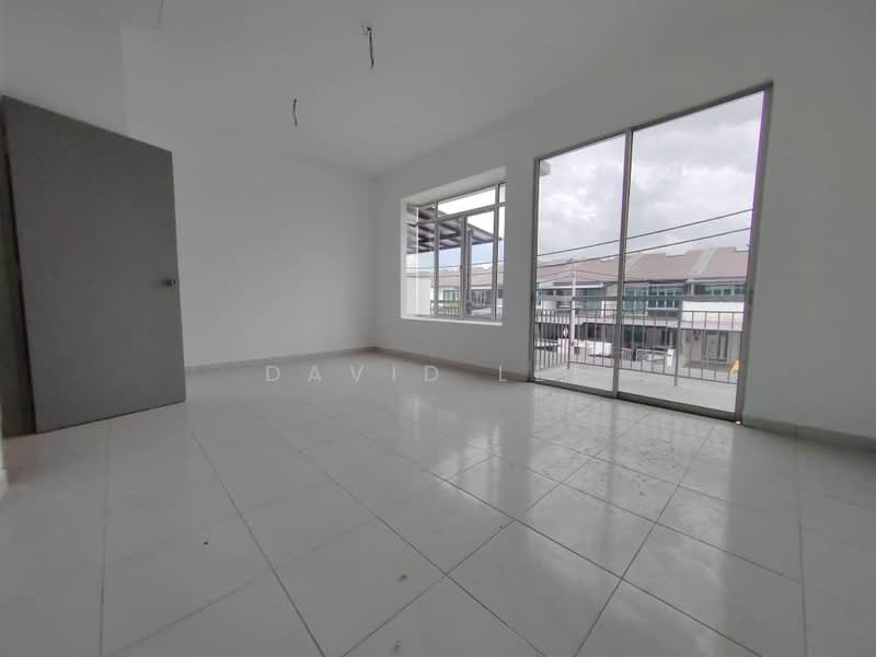 2-storey Terraced House for Sale in Taman Kundang Jaya (Rawang) - David Lee - Living Room - PropertyGuru.com.my