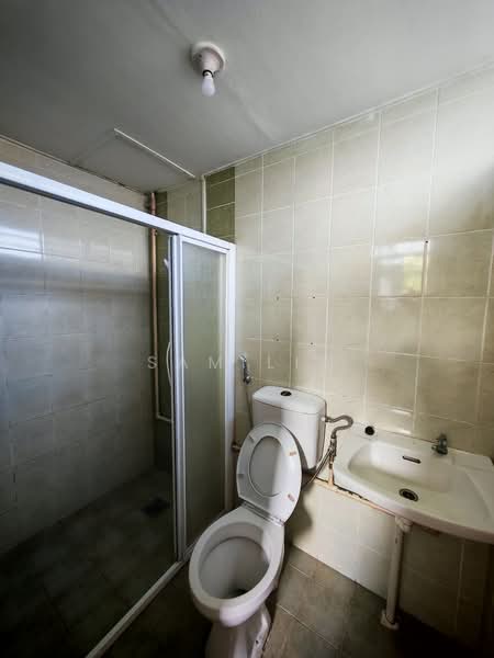 Apartment for Sale at Taman Satria Apartment - Sam Lim - Bathroom - PropertyGuru.com.my